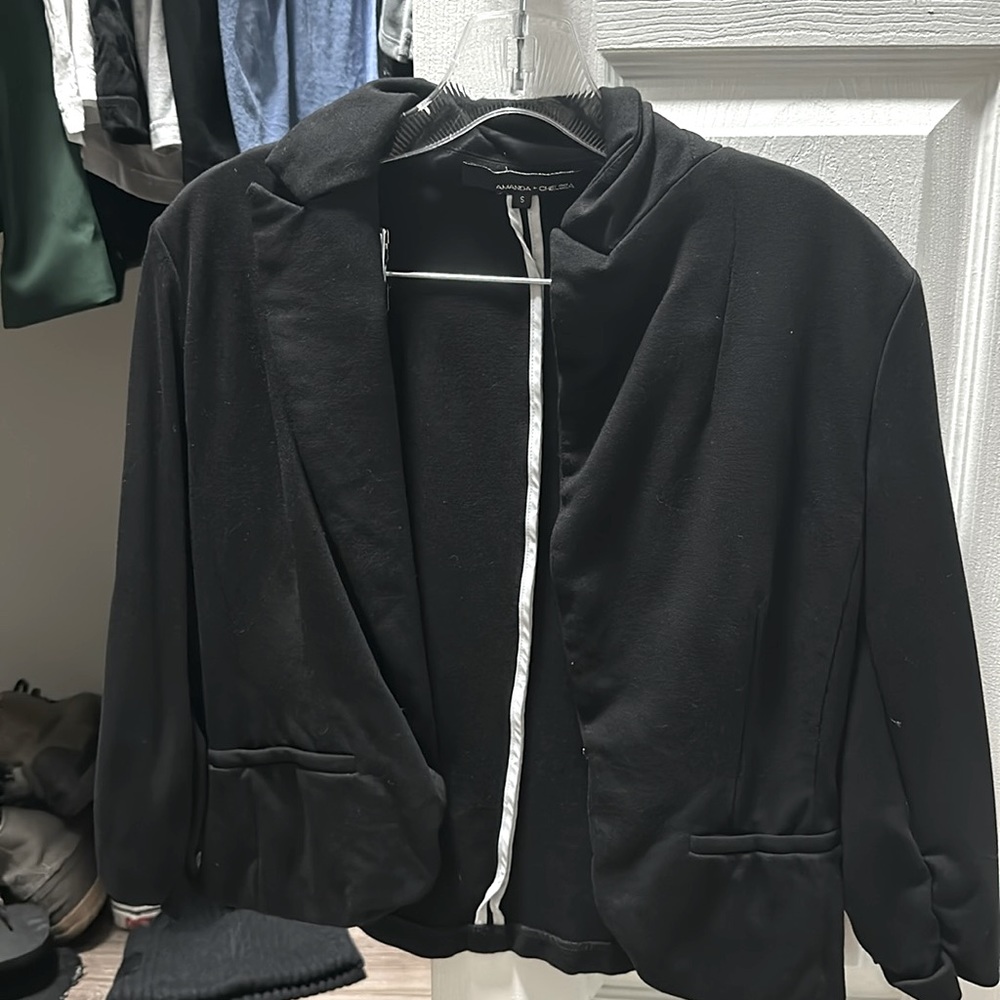 Black cropped blazer